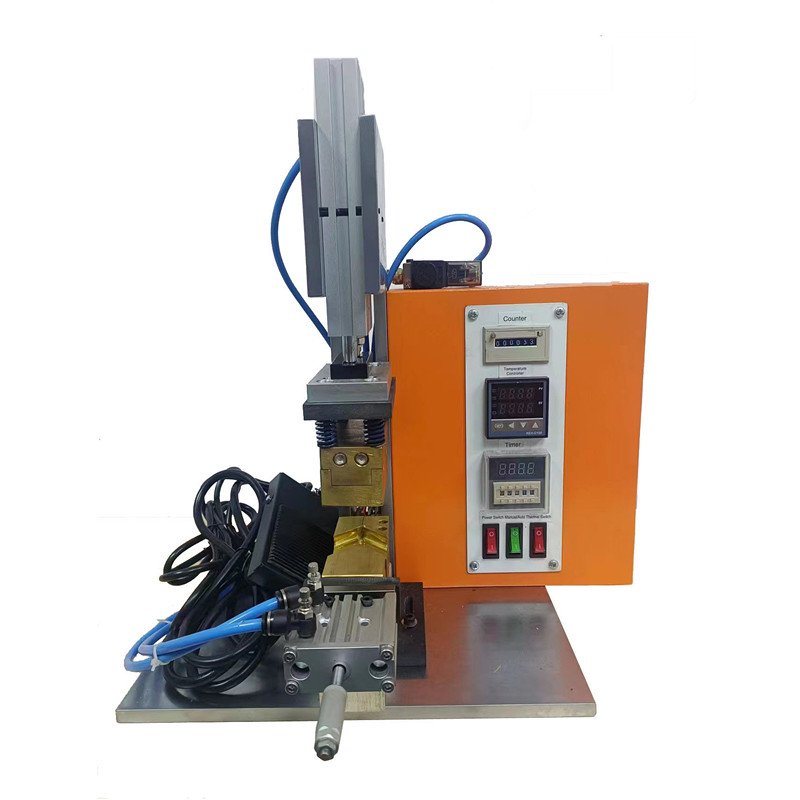 Silicone corner bonding machine 